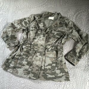 Universal Thread Camo Jacket
